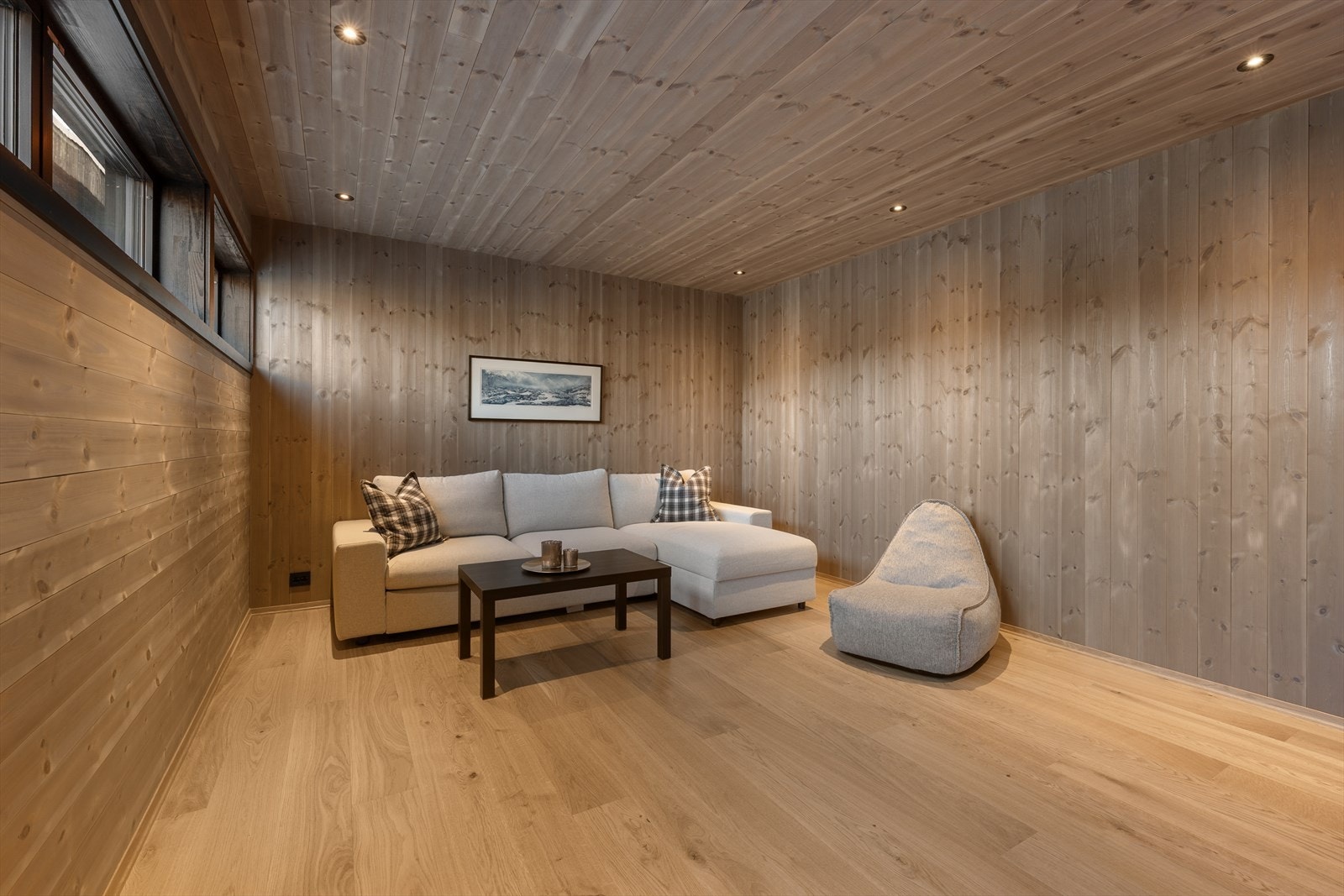 Tv-stue med varmekabler i gulv Galleribilde