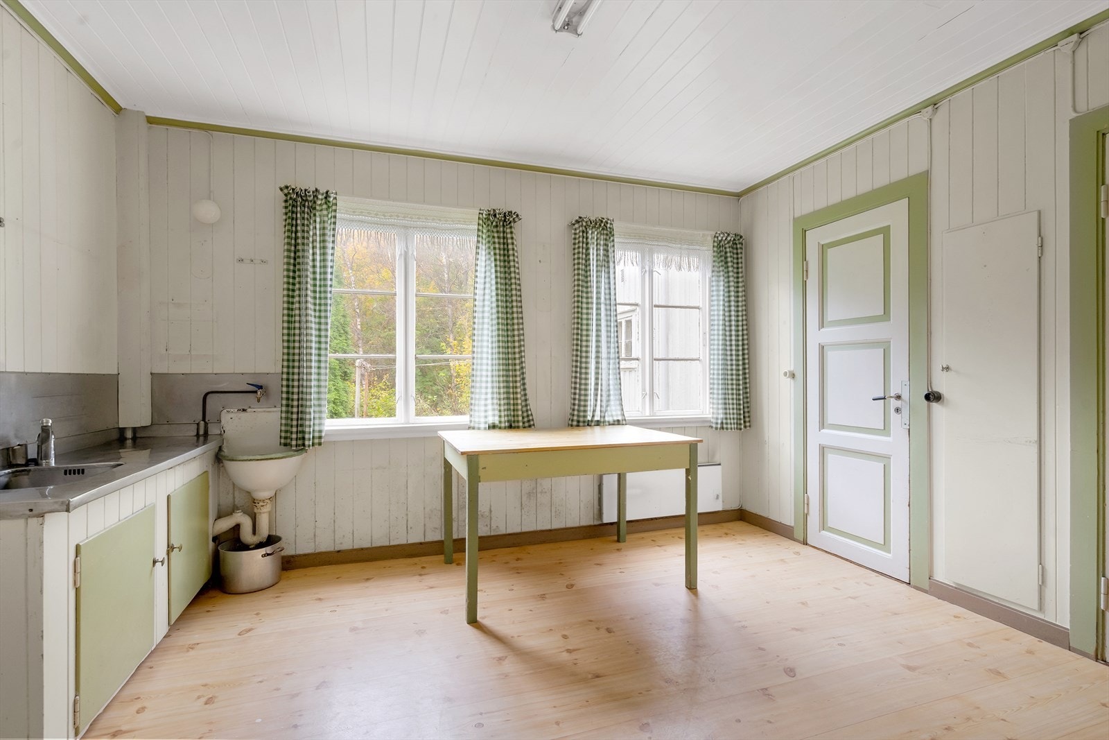 Kjøkken nr. 2 i 1.etasje av boligen Galleribilde