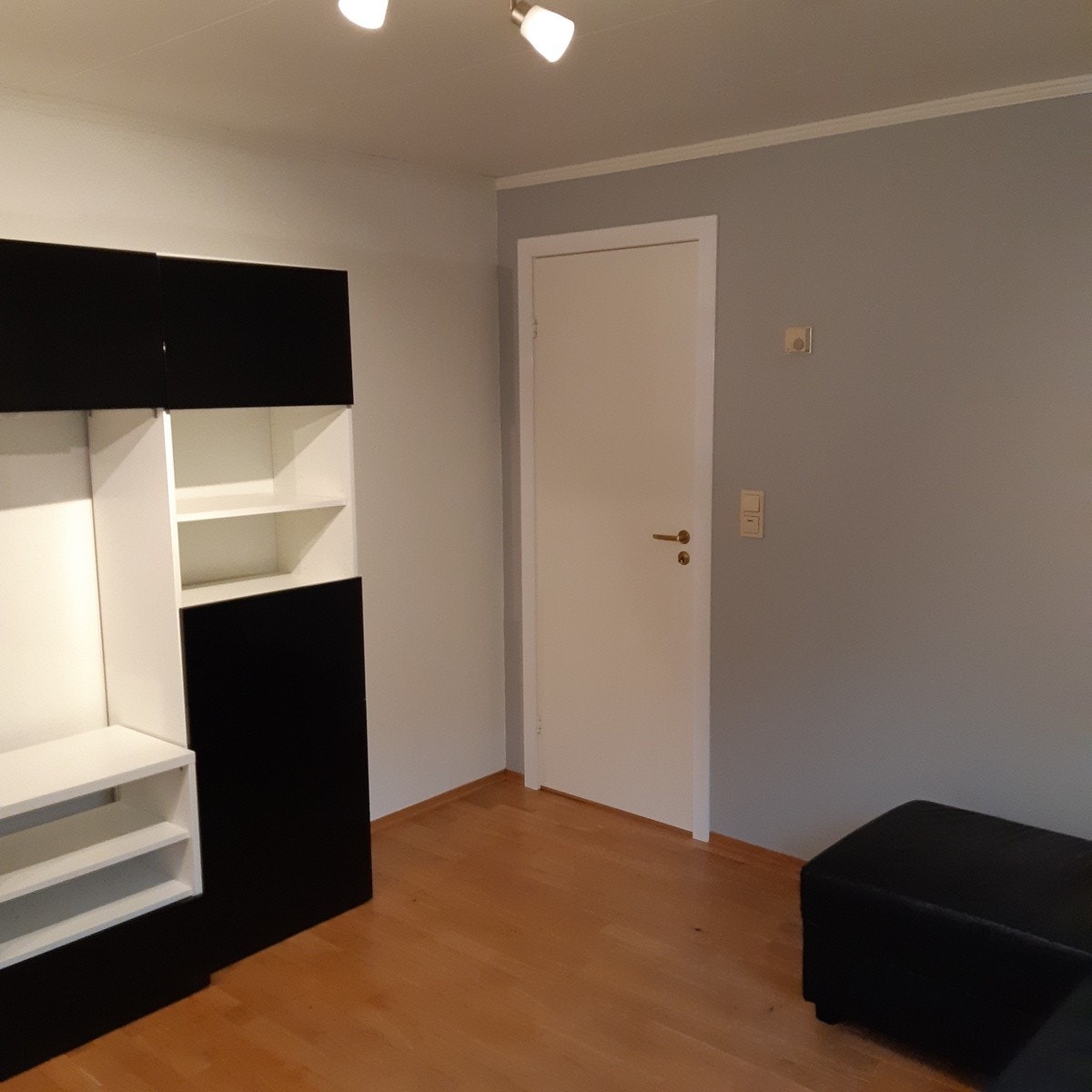 Stue. Dør mot gang Galleribilde