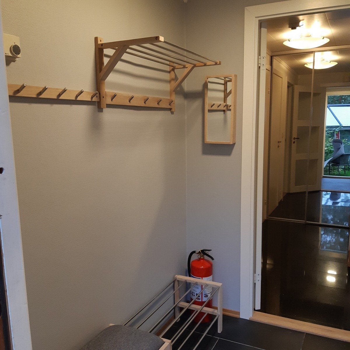 Hall. Dør mot gang Galleribilde