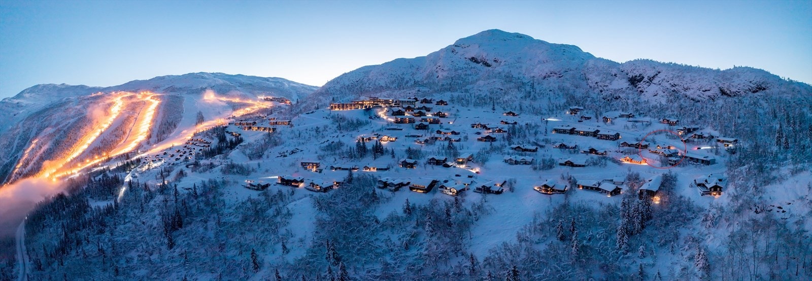 Hytta markert med rød ring Galleribilde