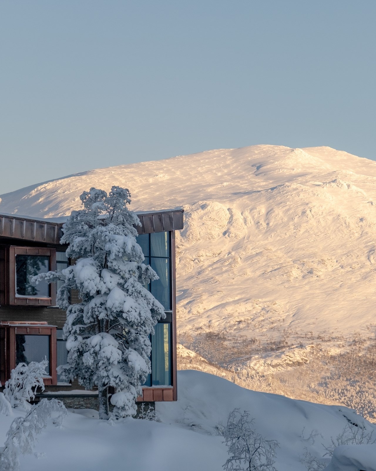 Skarsnuten Hotell som ligger rett ved. Galleribilde
