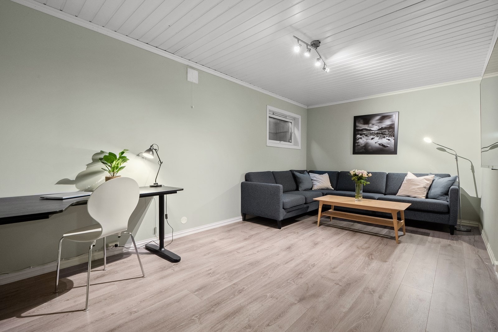 Dette rommet fungerer utmerket som lekestue for de minste i familien, eller som et eget fristed for ungdommen. Galleribilde