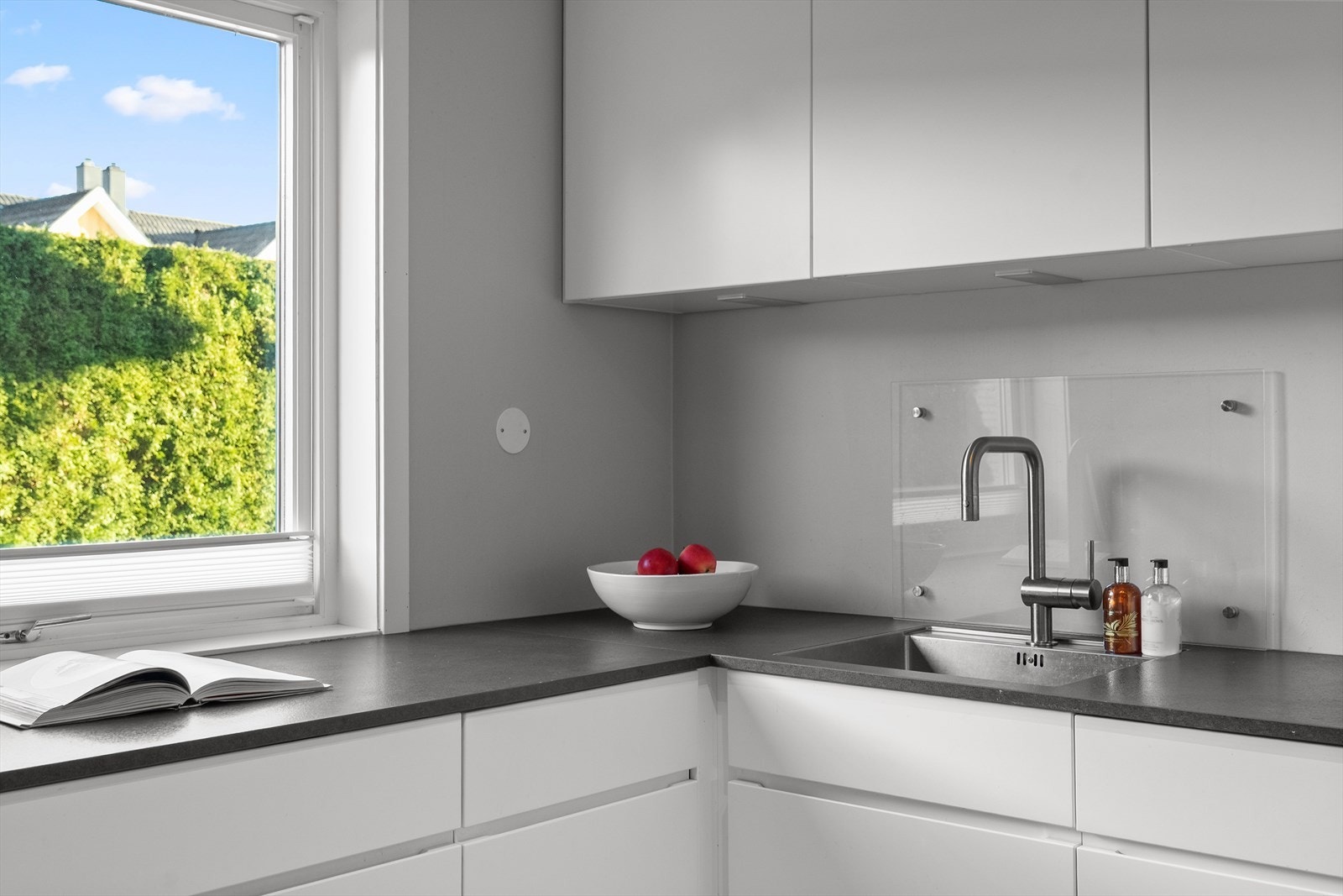 Det er også montert vannstoppsystem og komfyrvakt for økt trygghet i hverdagen. Galleribilde