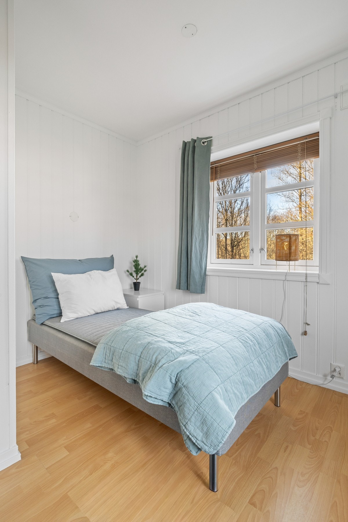 Med hele tre soverom kan boenheten leies ut til familier med flere barn Galleribilde