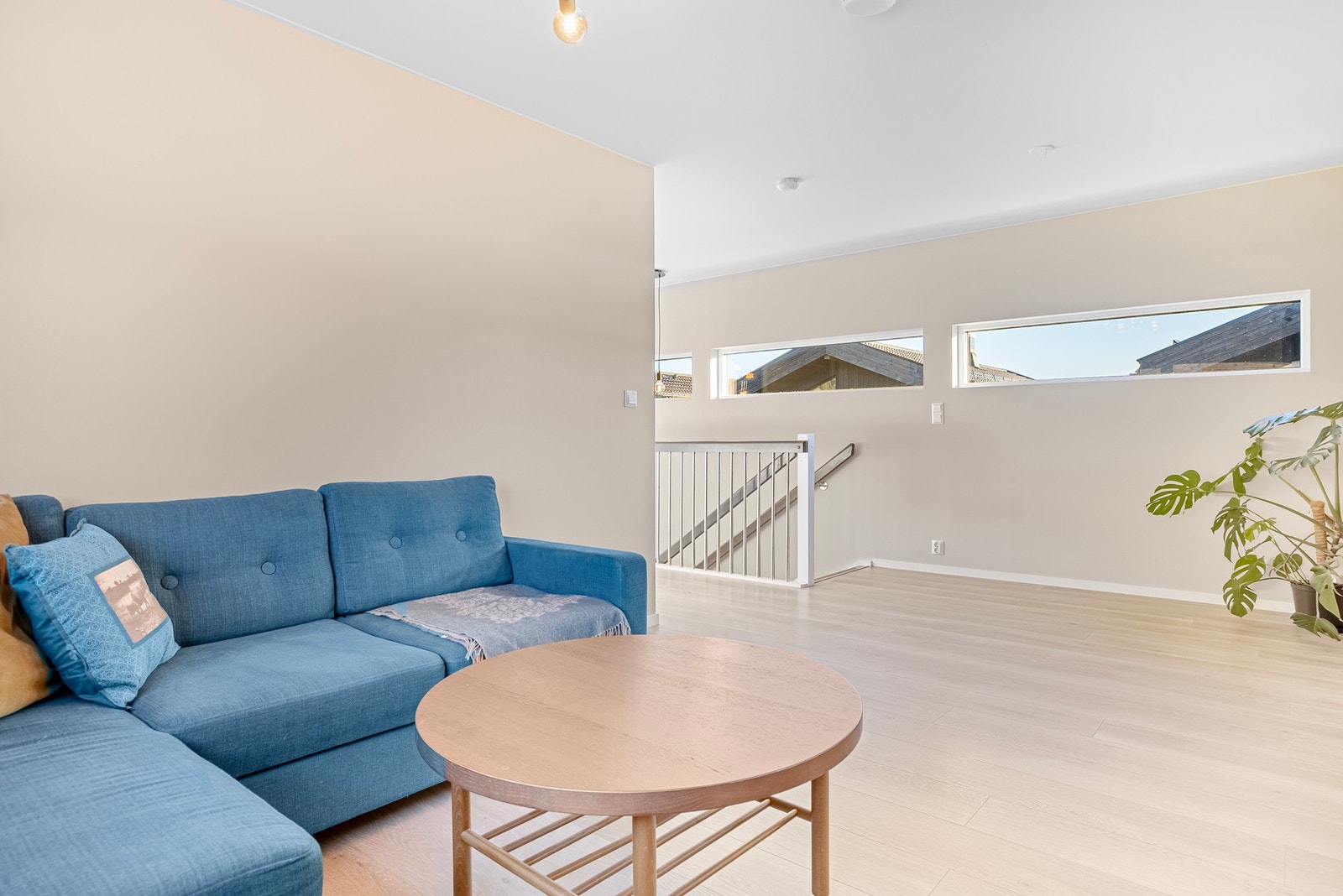 God plass til både kontorområde og ekstra tv-stue Galleribilde