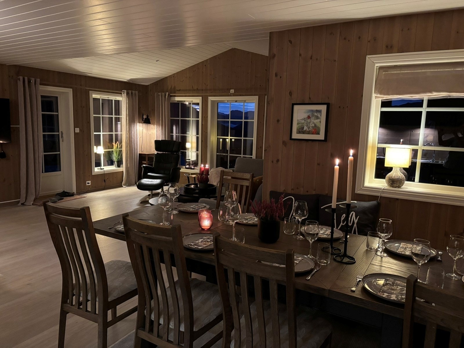 No kan gjestane kome til bords Galleribilde