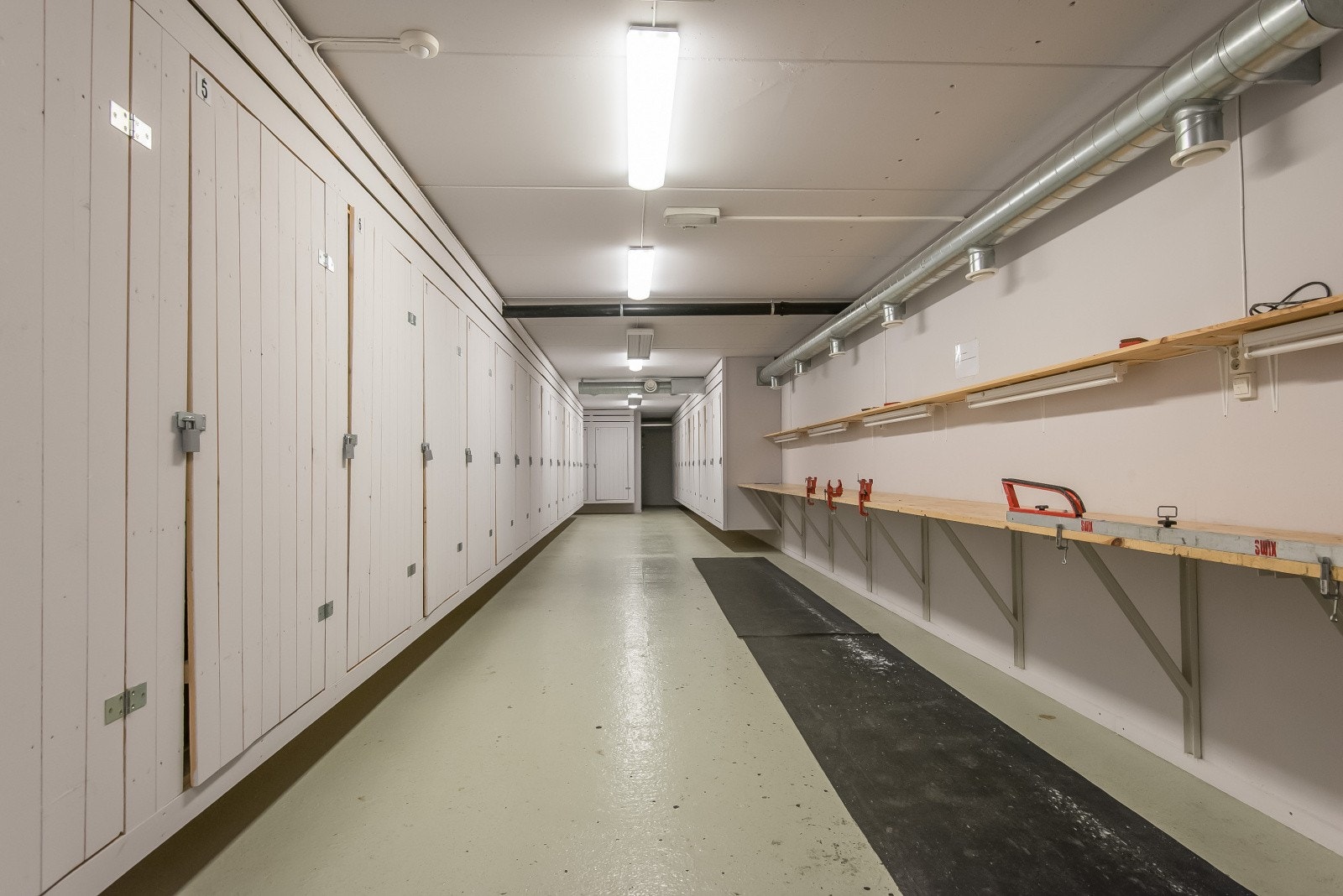 Det medfølger egen sportsbod i p-kjeller og det er skibod i felles smørerom. Galleribilde