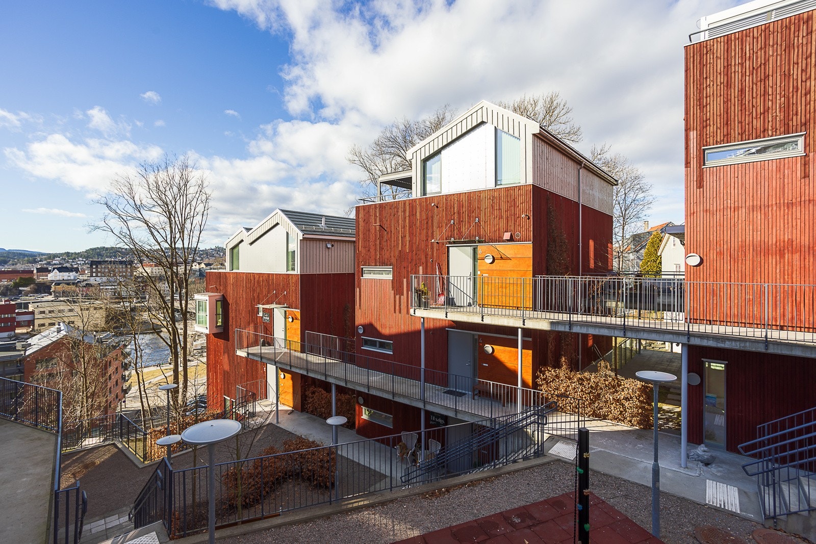 Ettertraktet sameiet med unikt arkitektoniske leilighetsbygget med panoramautsikt over sentrum. Galleribilde