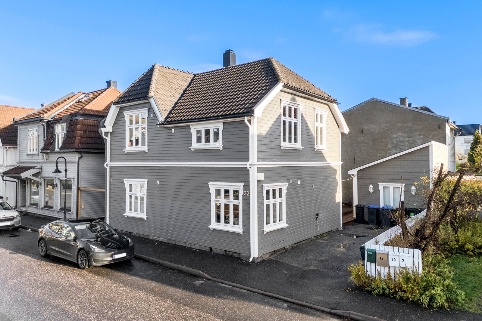 Eiendommen er betydelig påkostet og fremstr på mange måter tidsmessig Galleribilde