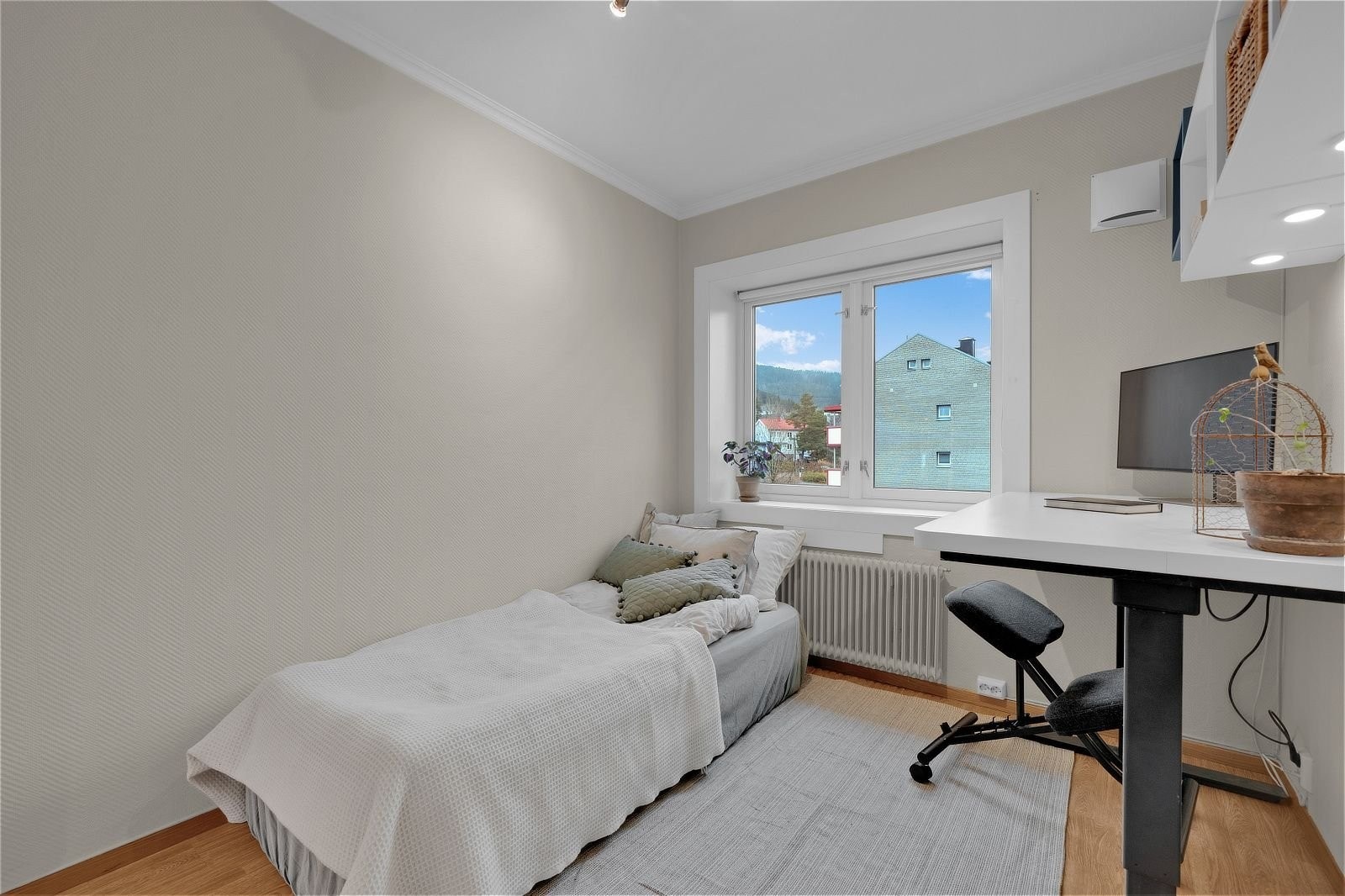 Her er det også god plass til dobbeltseng med tilhørende møbler. Galleribilde