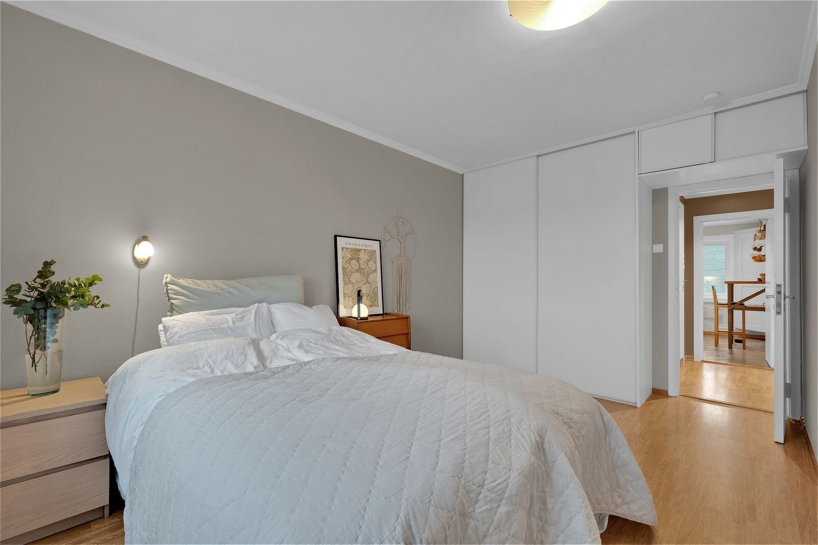 Praktisk garderobeskapsløsning. Galleribilde