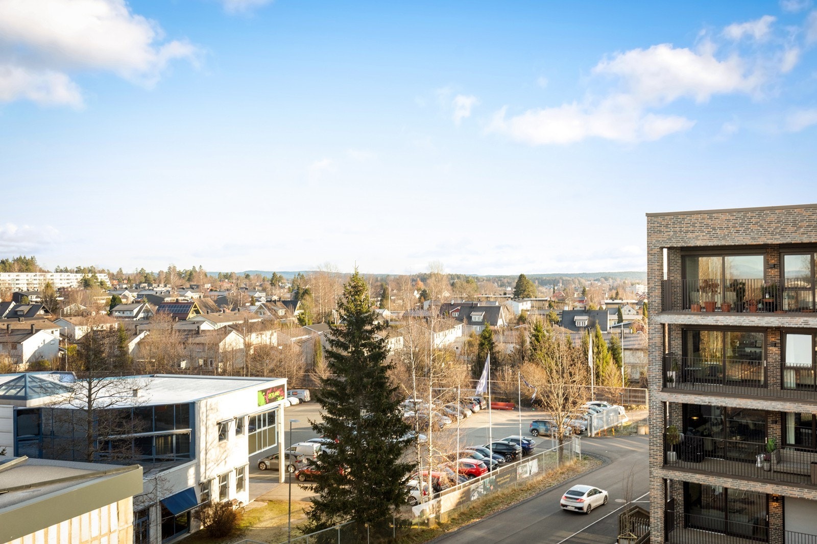 Hverdagslogistikken er enkel med kort vei til både Kiwi og Meny. Galleribilde