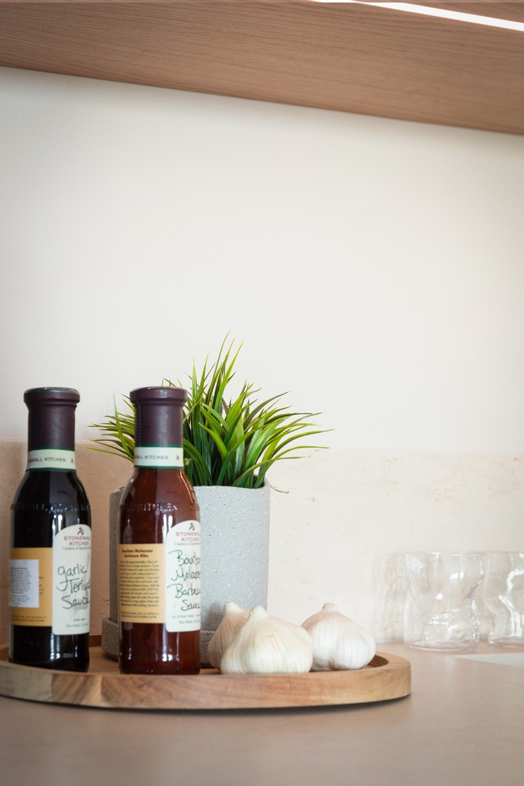 Gjennomførte detaljer og materialer av høy kvalitet. Galleribilde