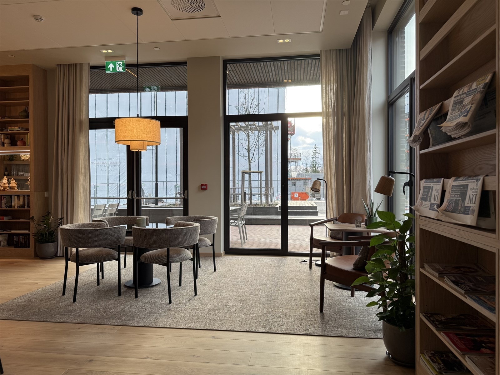 Sameiet har gjennom Selvaags Plussbolig-konsept meget flotte fellesområder med lounge, treningsrom, møterom, resepsjon og et stort rom for større arrangementer med tilhørende kjøkken. Galleribilde