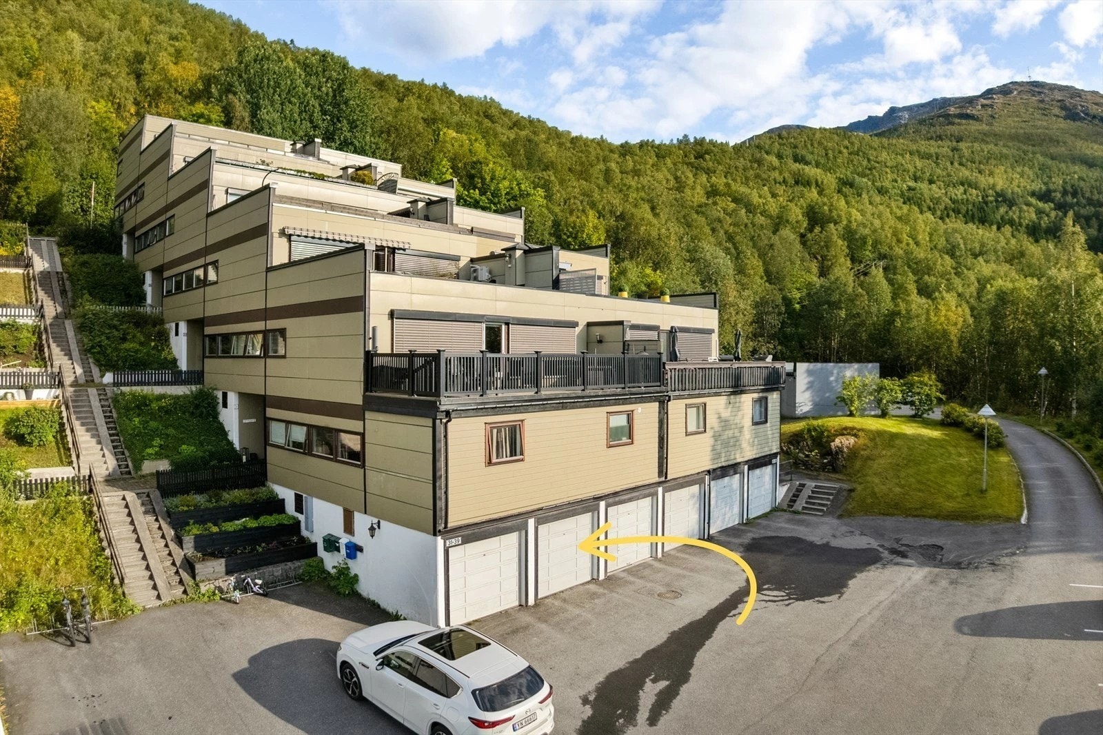 Leiligheten ligger i et ettertraktet område med kort veg til Narvik sentrum.