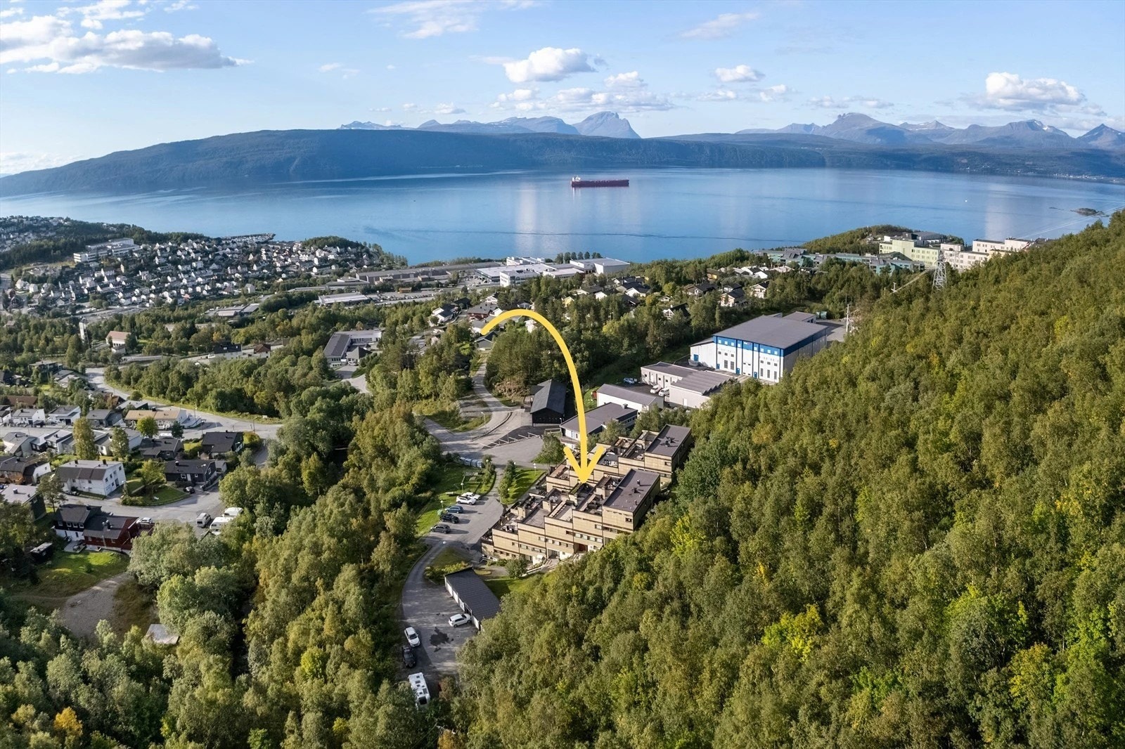 Kort vei til flotte turområder, UNN Narvik, barnehage, dagligvarebutikker m.m.