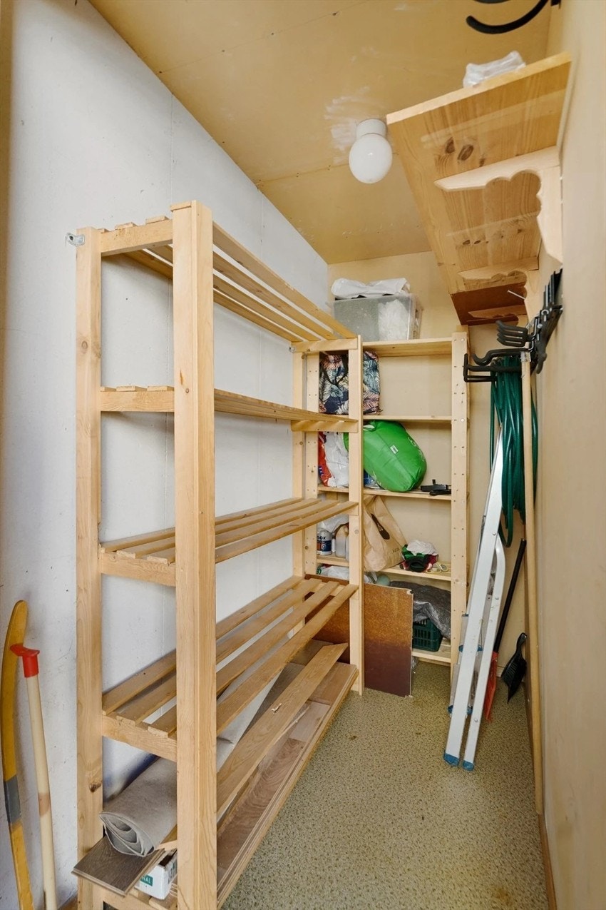 Bod med tilgang fra inngangsparti.