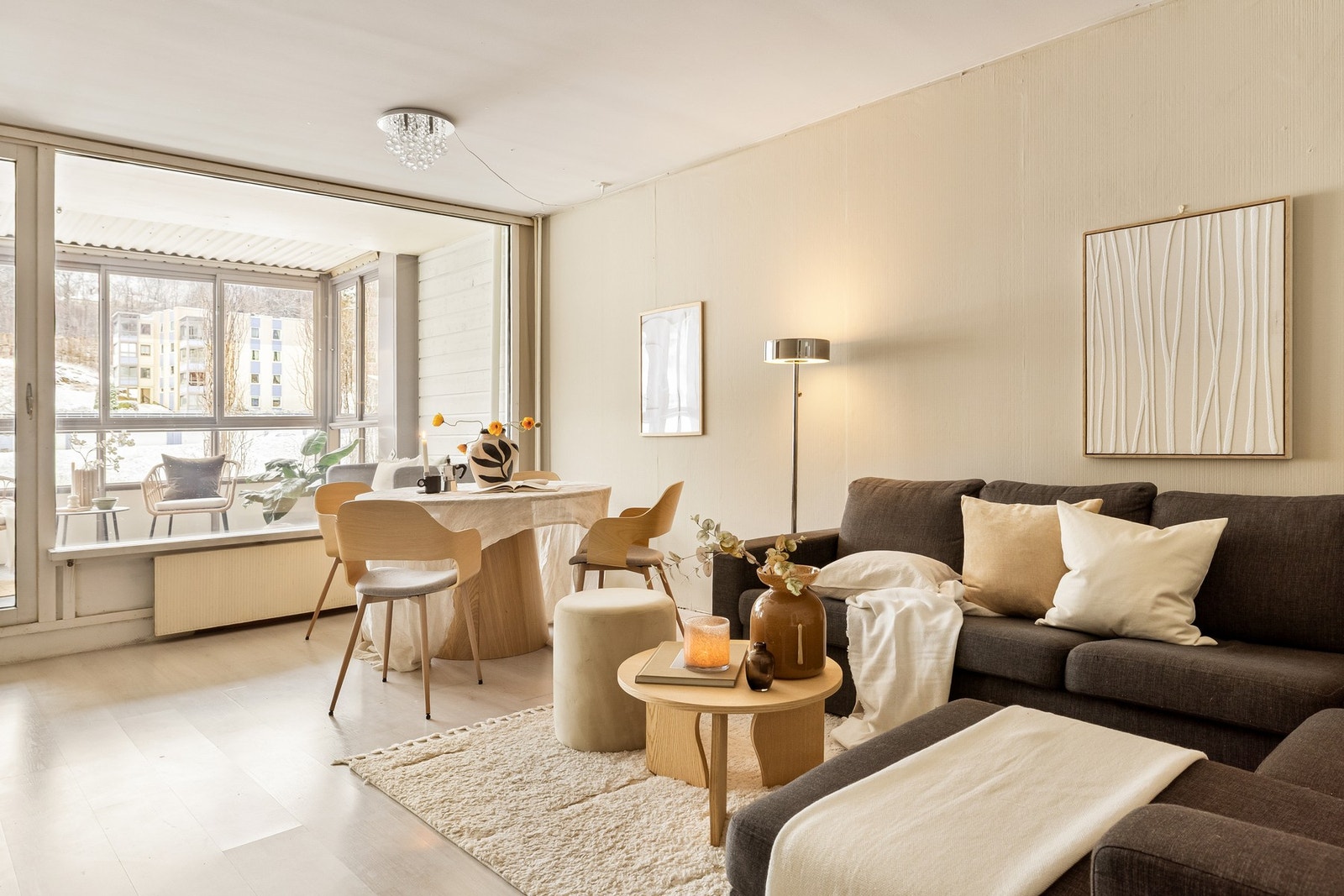 ASK Eiendomsmegling v/Sara Wilhelmsen har gleden av å presentere Loddefjordveien 28 Galleribilde