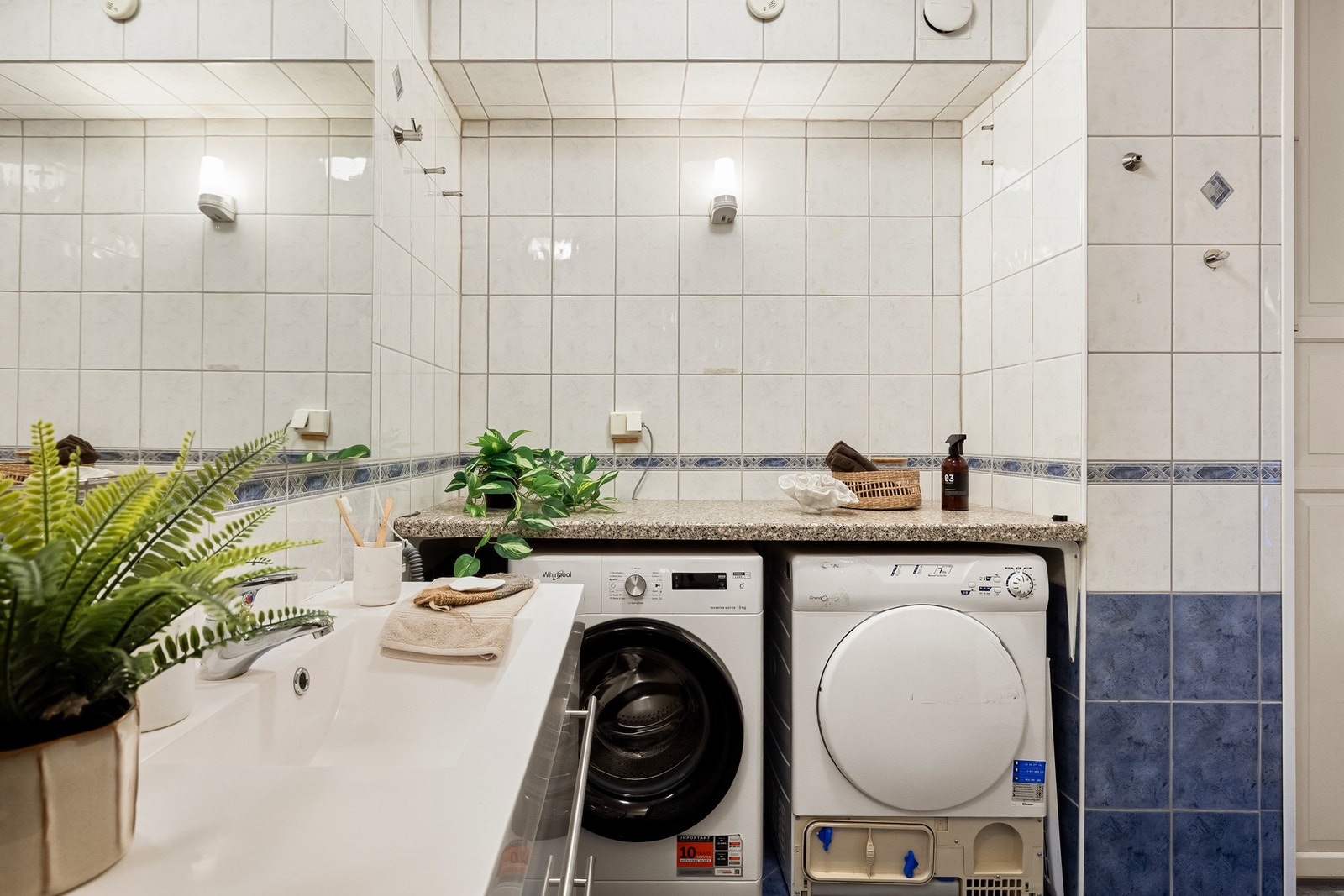 Plass til både vaskemaskin og tørketrommel. Galleribilde