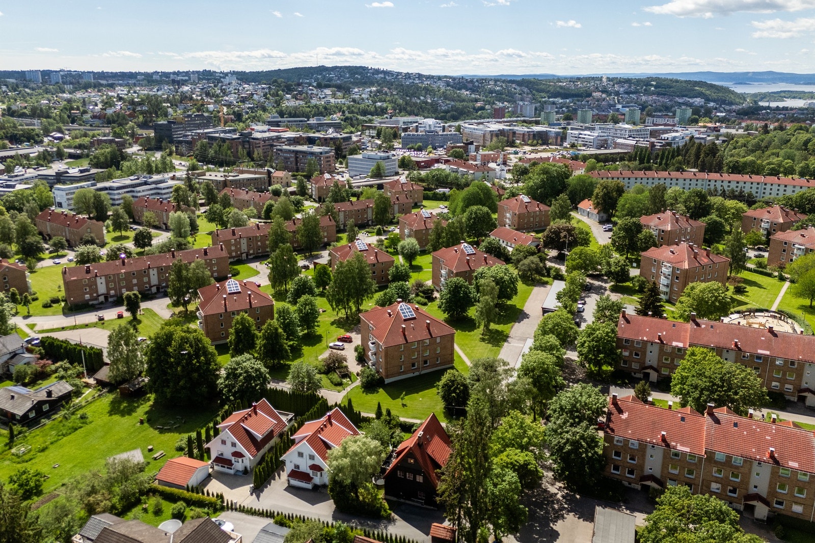 Dronefoto av Teisen Park Galleribilde