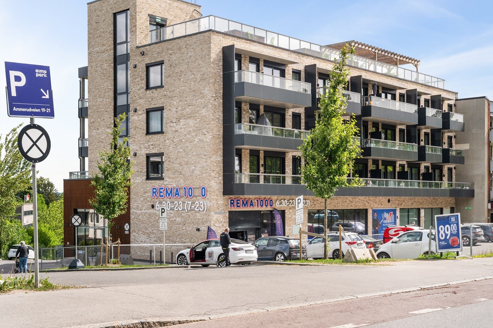 Kort vei til flere dagligvarehandler, blant annet Rema 1000. Galleribilde