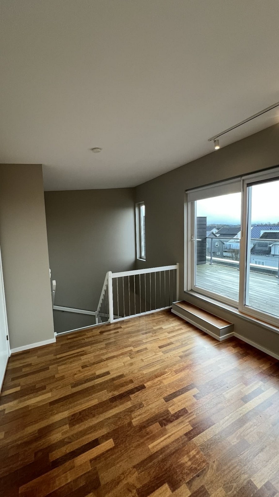 Stue med utgang til takterrasse Galleribilde