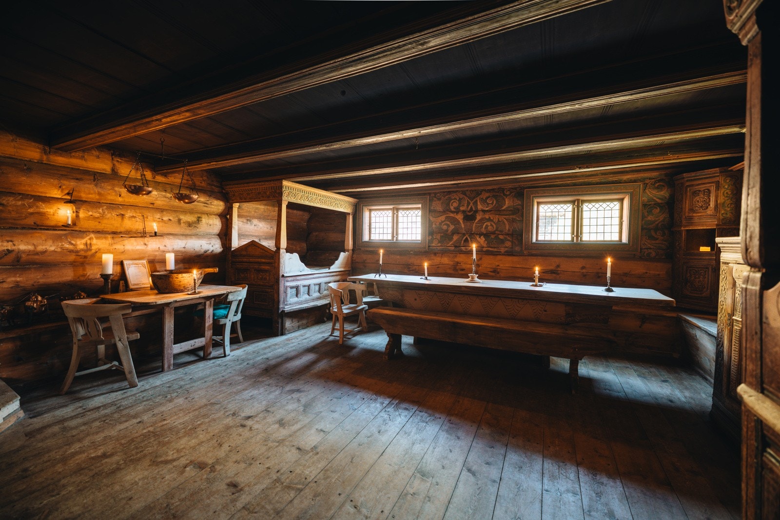 Velkommen inn i Torvetjønnstoga, med gammelt renessanse-interiør som ble fredet så tidlig som i 1923 Galleribilde