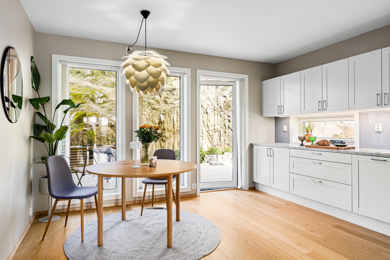 Stilrent, lyst og moderne innredet selveierleilighet med attraktivt boområde Galleribilde