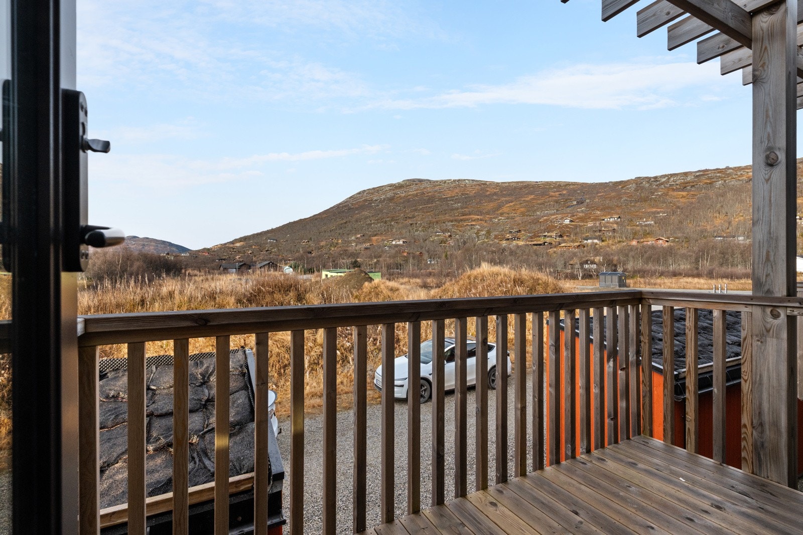 Balkong med utgang fra hovedsoverom. Galleribilde