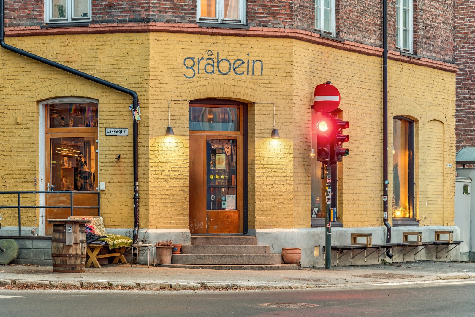 Populære Gråbein kafé ligger 20 meter unna leiligheten Galleribilde