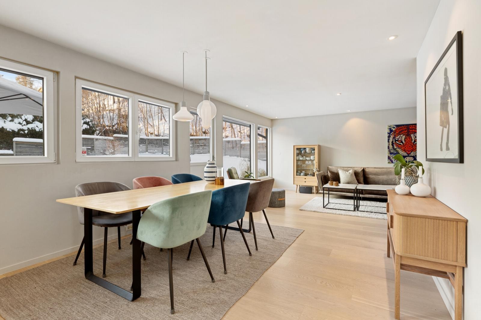 Lys og fin stue i 1. etasje Galleribilde