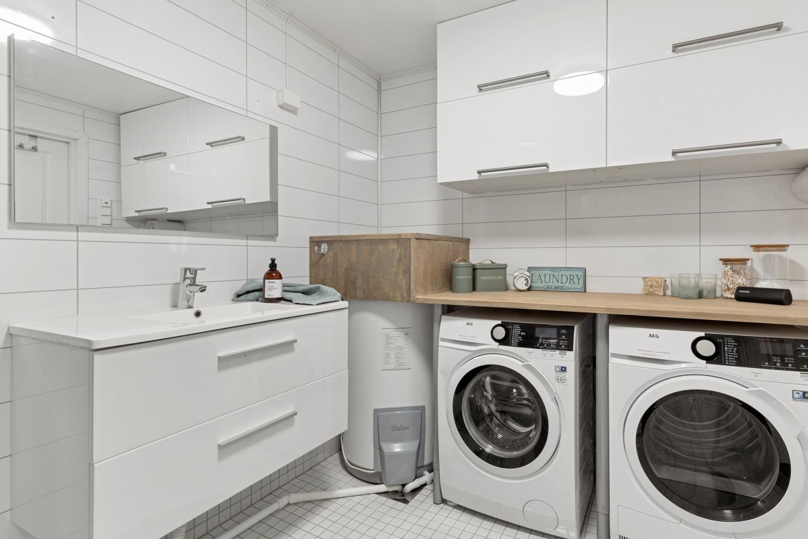 Kombinert bad og vaskerom Galleribilde