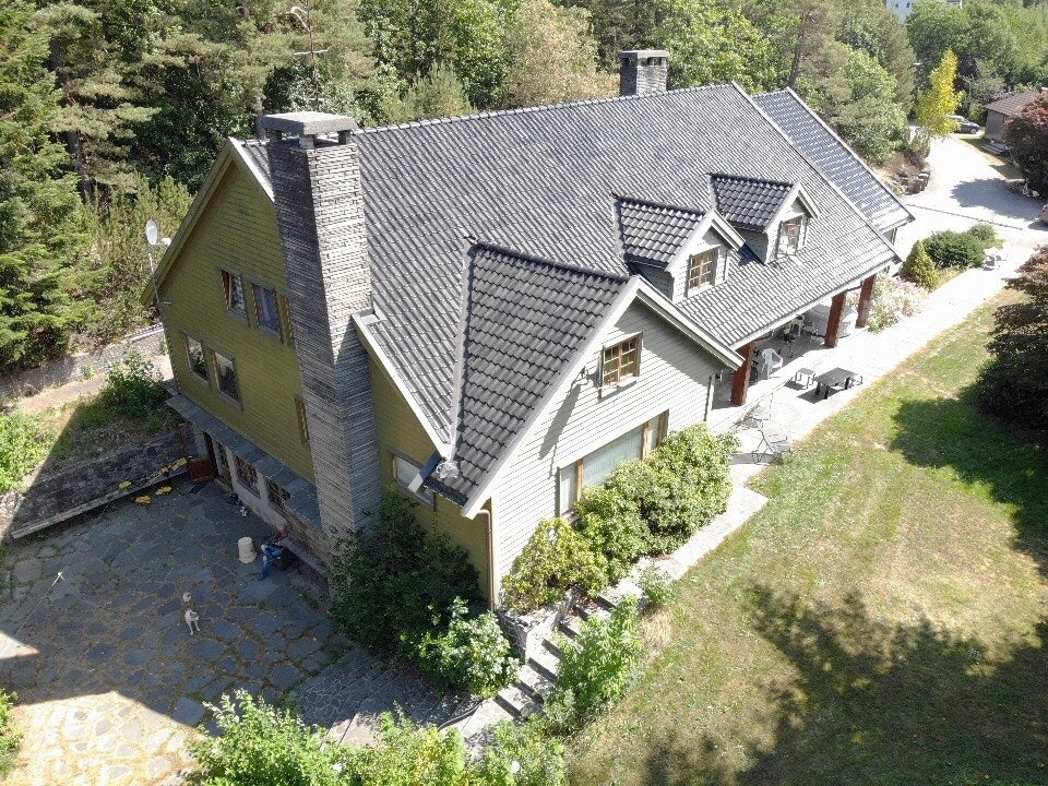 MEGET STOR BOLIG, GOD PLASS Galleribilde