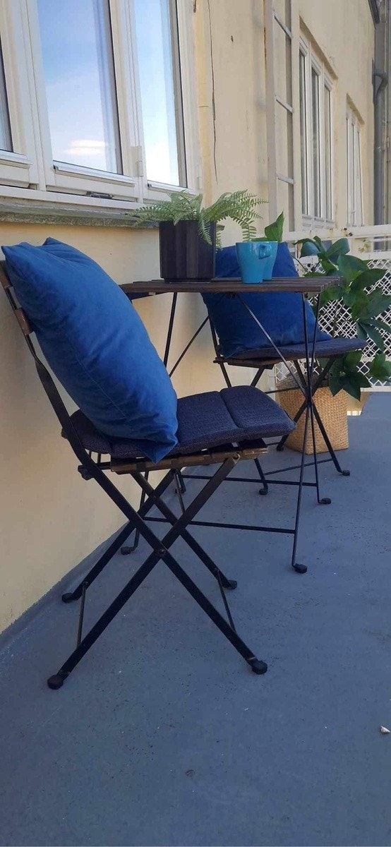 Balkong mot bygård Galleribilde