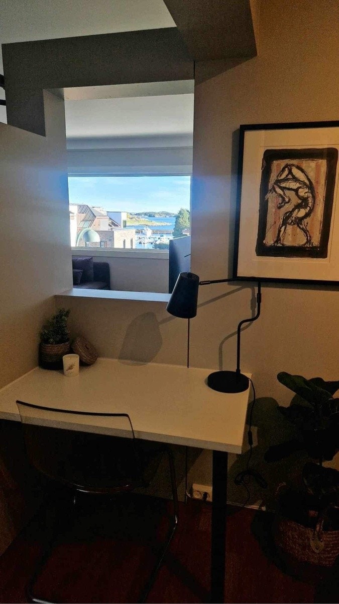 Sove-alkove ut mot stue Galleribilde