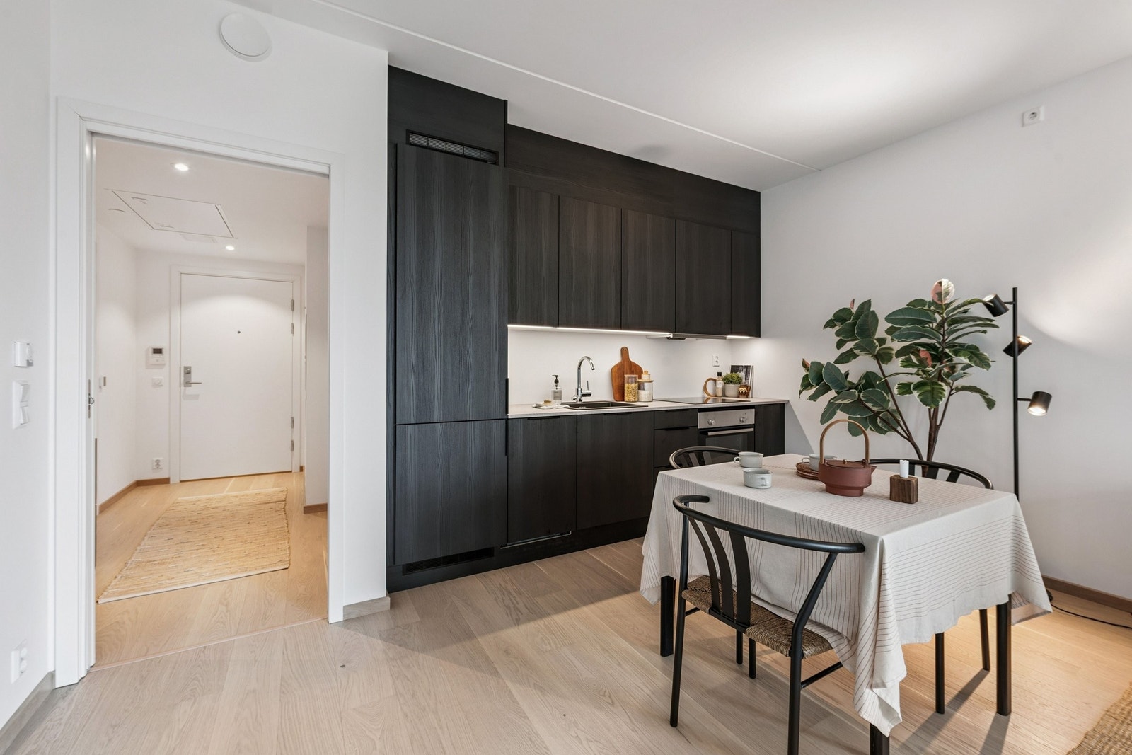 Kjøkken med spiseplass Galleribilde