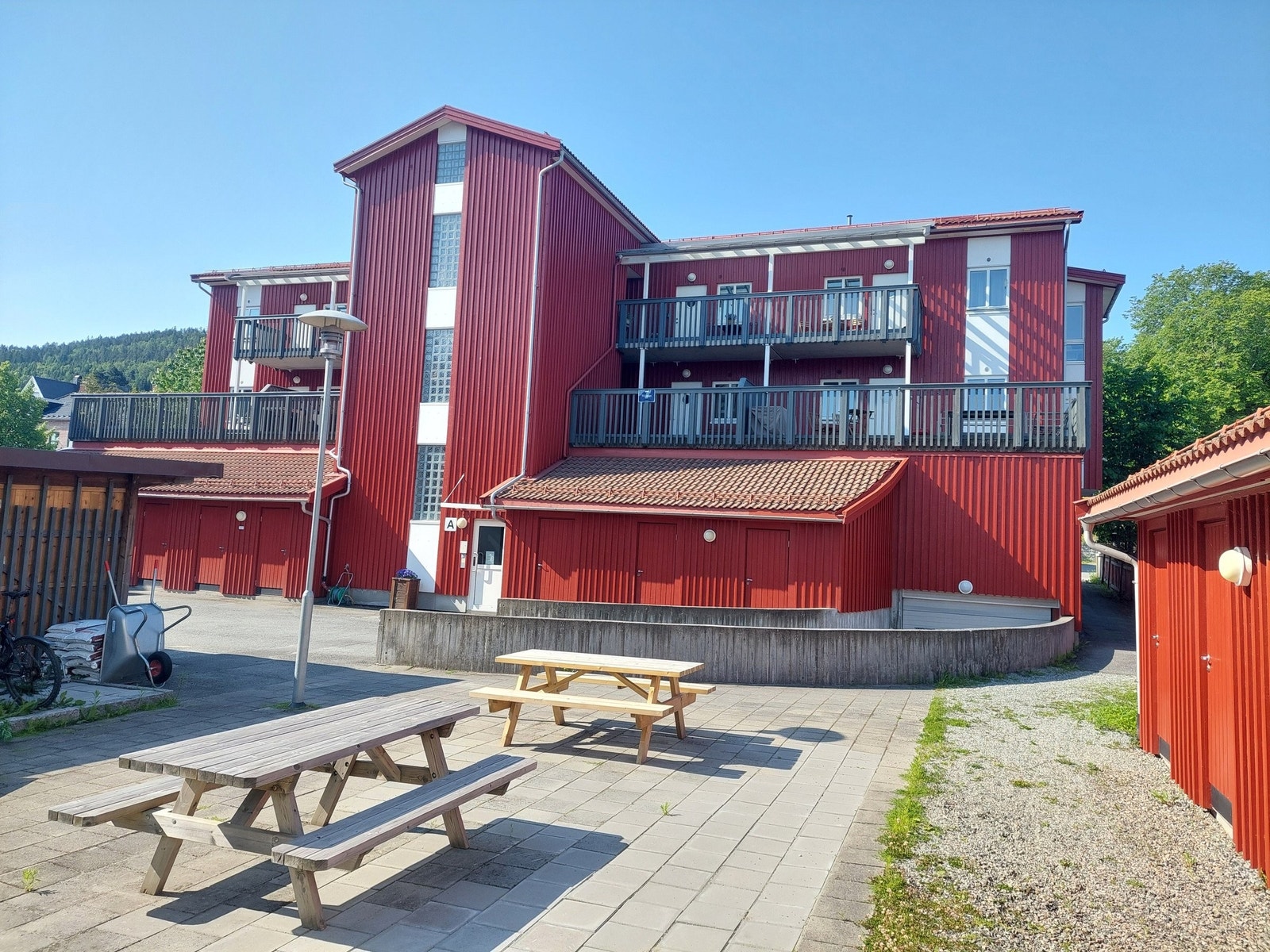 Blokka med felles uteplass Galleribilde