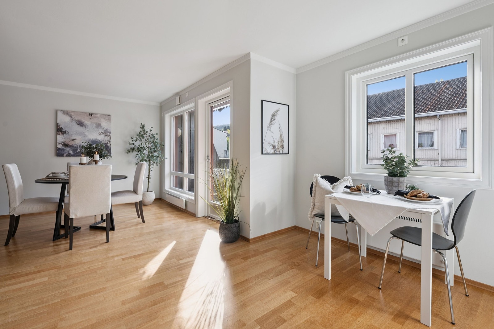 Spisestue/Kjøkken Galleribilde