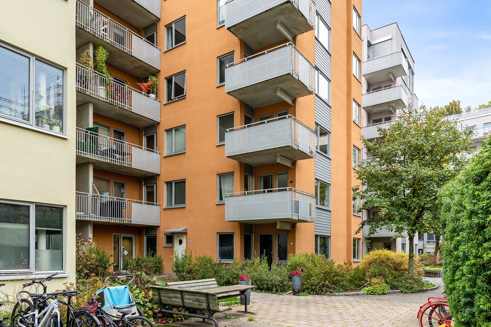 Sameiet Schultzehaugen 5 er en del av prosjektet Schultzehaugen som består av totalt 6 bygg med til sammen ca. 211 leiligheter og et garasjesameie. Galleribilde