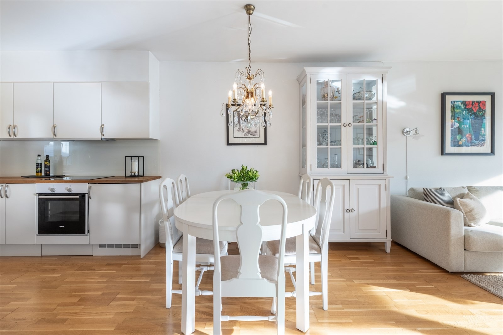 Leiligheten fremstår i god stand Galleribilde