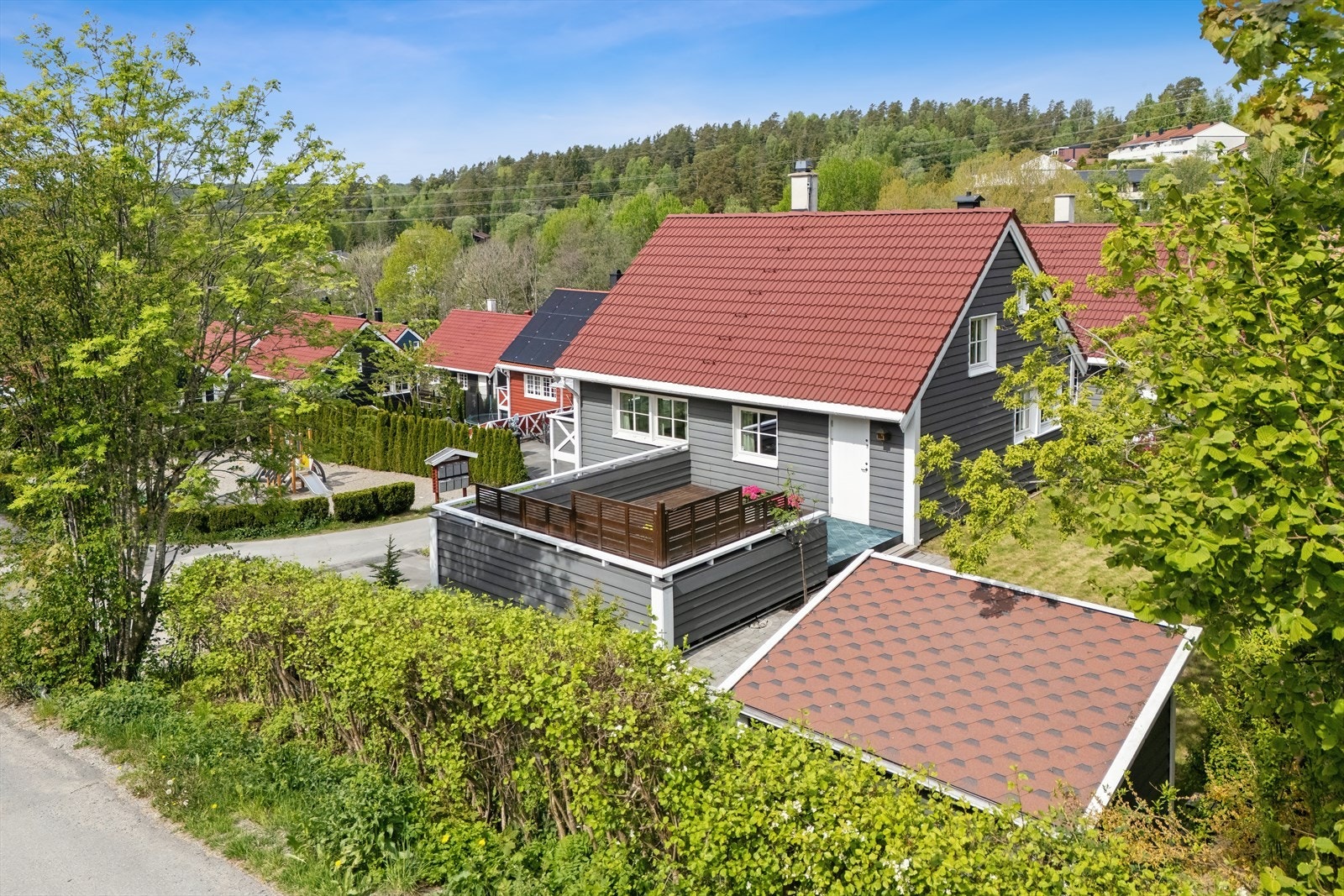 Anna Pham v/DNB Eiendom har gleden av å presentere Fageråsveien 67! Galleribilde