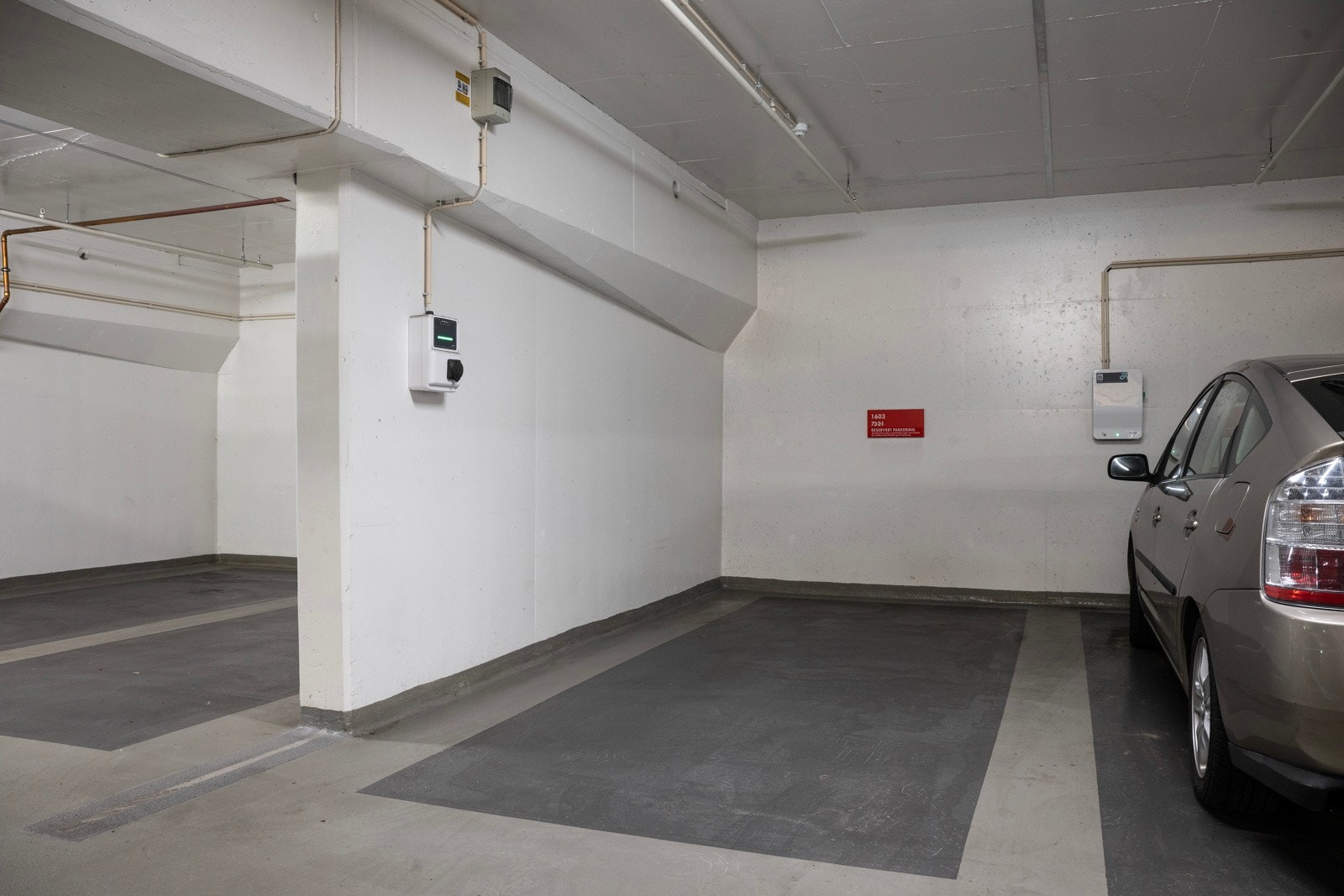 Egen garasjeplass i privat lukket område i P2 Galleribilde