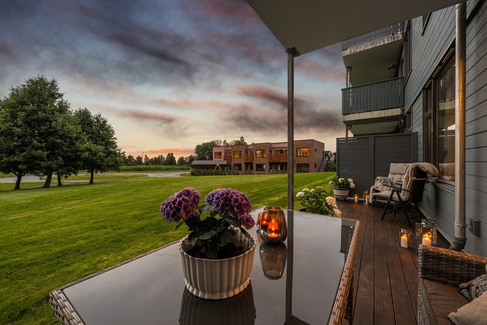 Romslig uteområde med terrasse på 13,5 m². Galleribilde