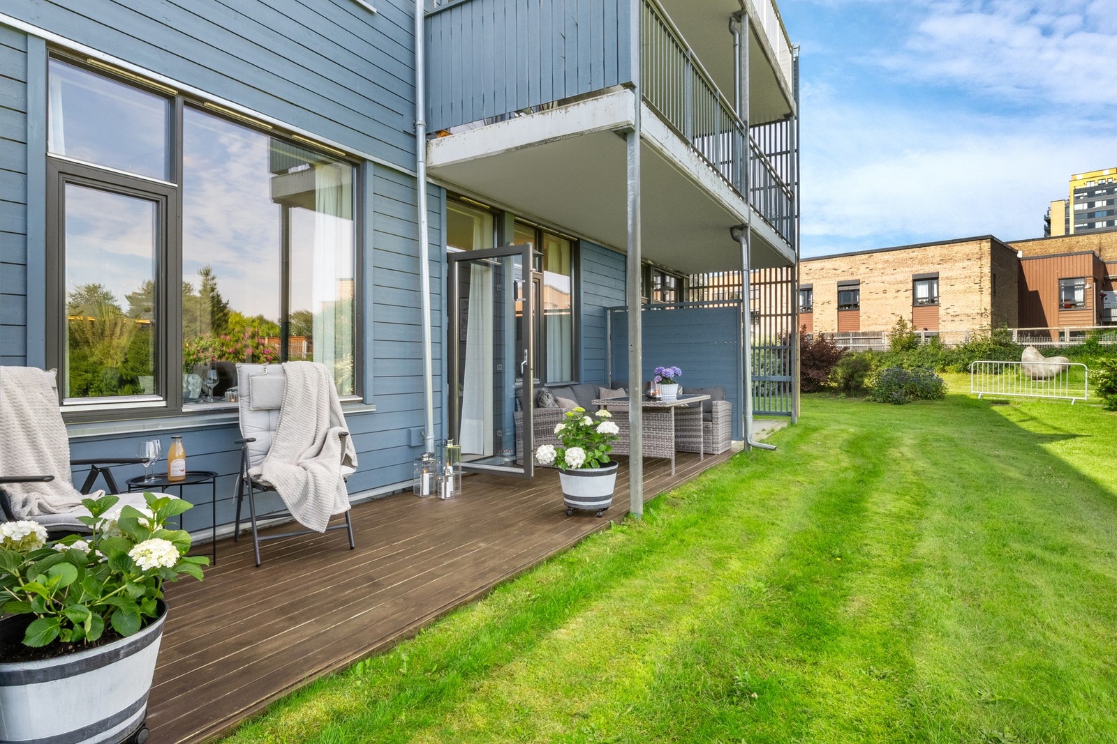 Terrassebord ble overflatebehandlet i 2025. Galleribilde