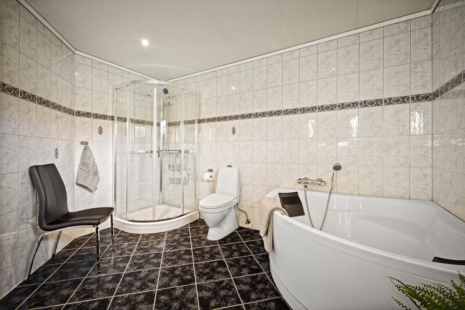 Dusj eller et bad, valget er ditt. Galleribilde