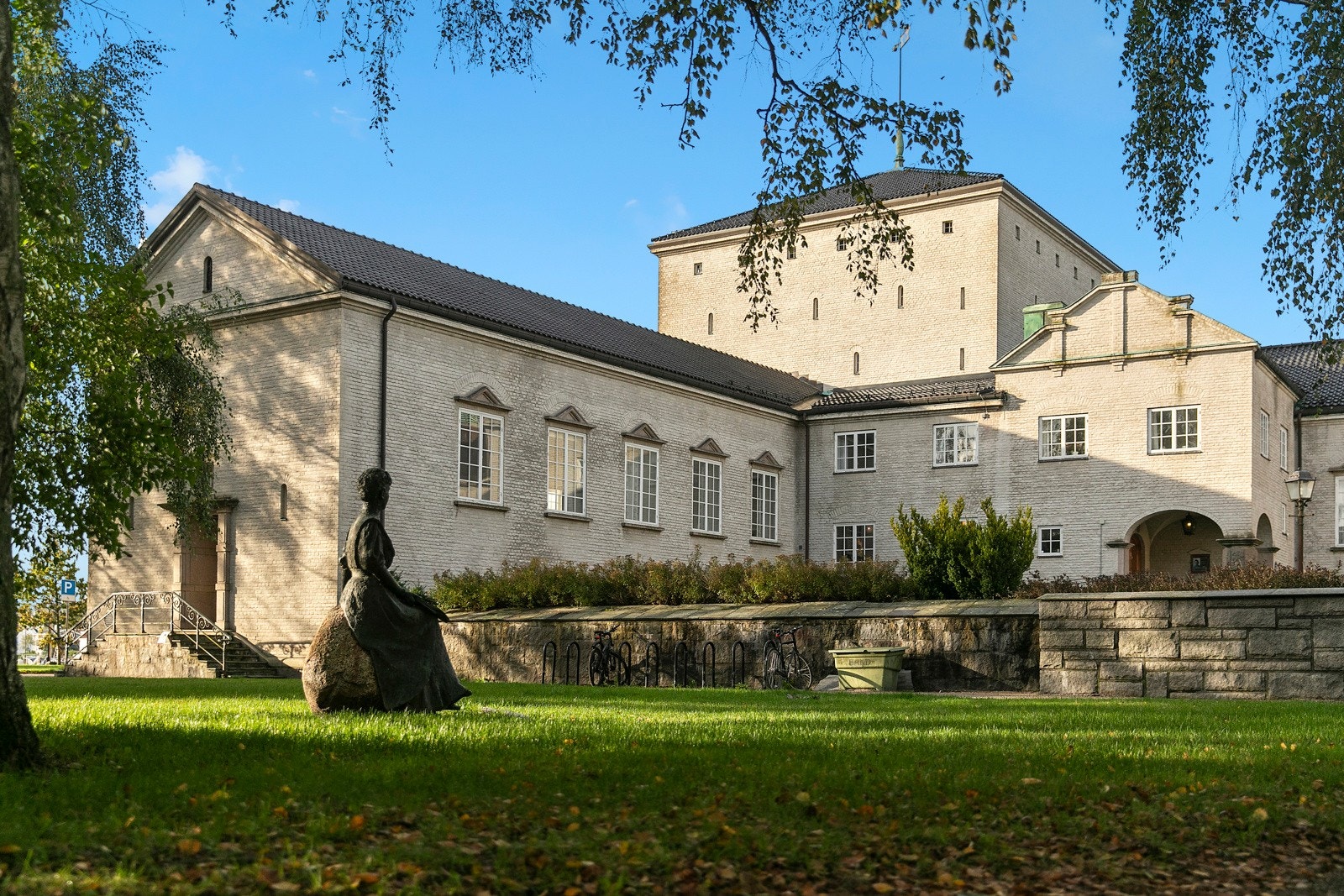 Fredrikstad bibliotek ligger bare noen hundre meter unna. Galleribilde
