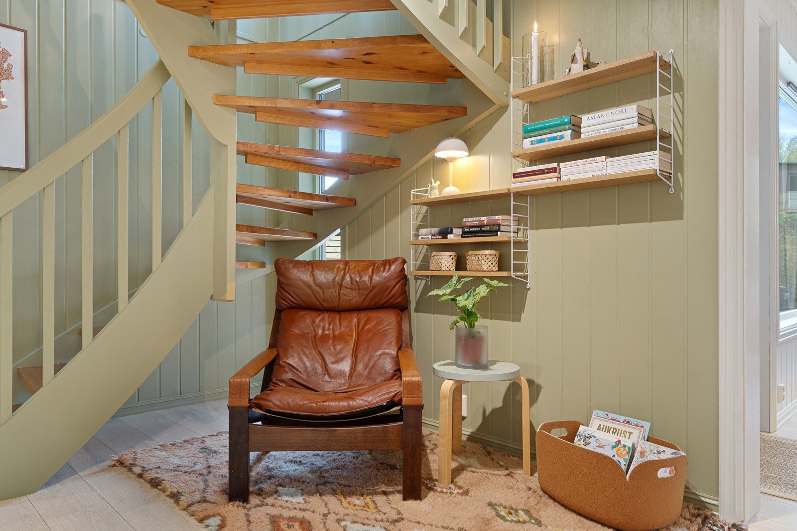 Trapp opp til 2. etasje Galleribilde