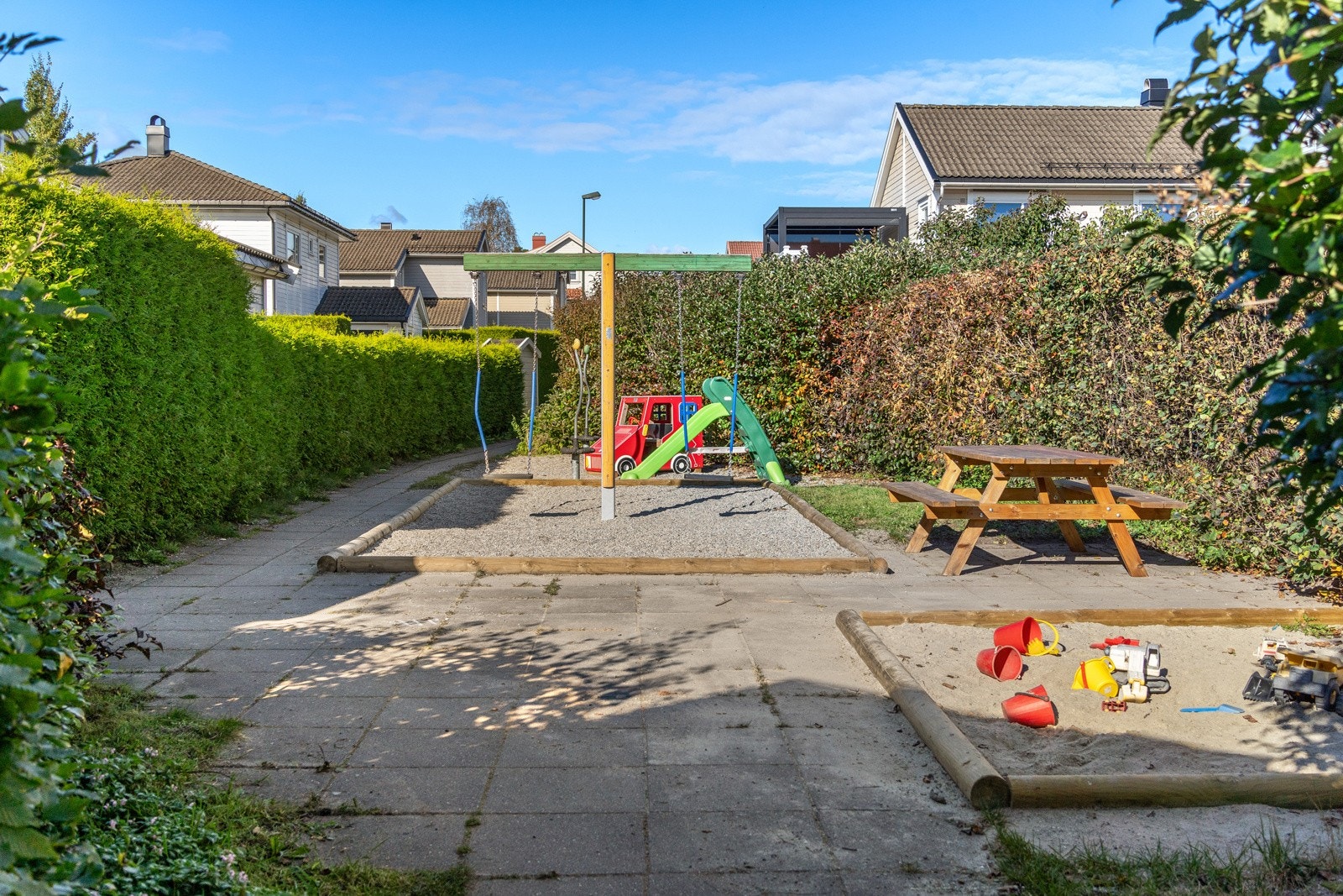 Praktisk med en sjarmerende lekeplass rett utenfor Galleribilde