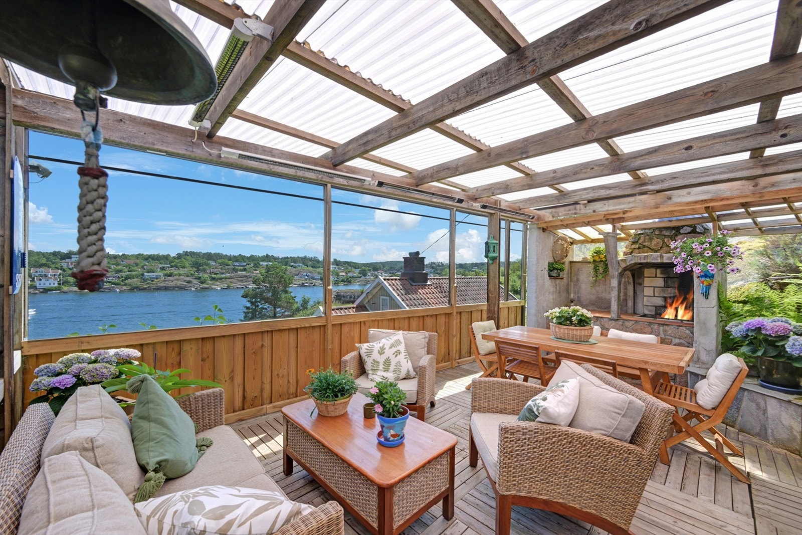 Koselig utestue med ildsted (ikke byggemeldt) Galleribilde